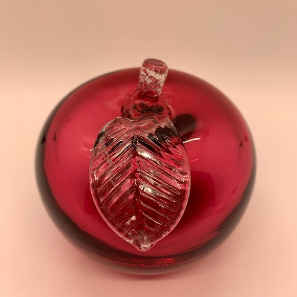Vintage Angelo Rossi Hand Blown Cranberry Glass Apple - Picture 2 of 9